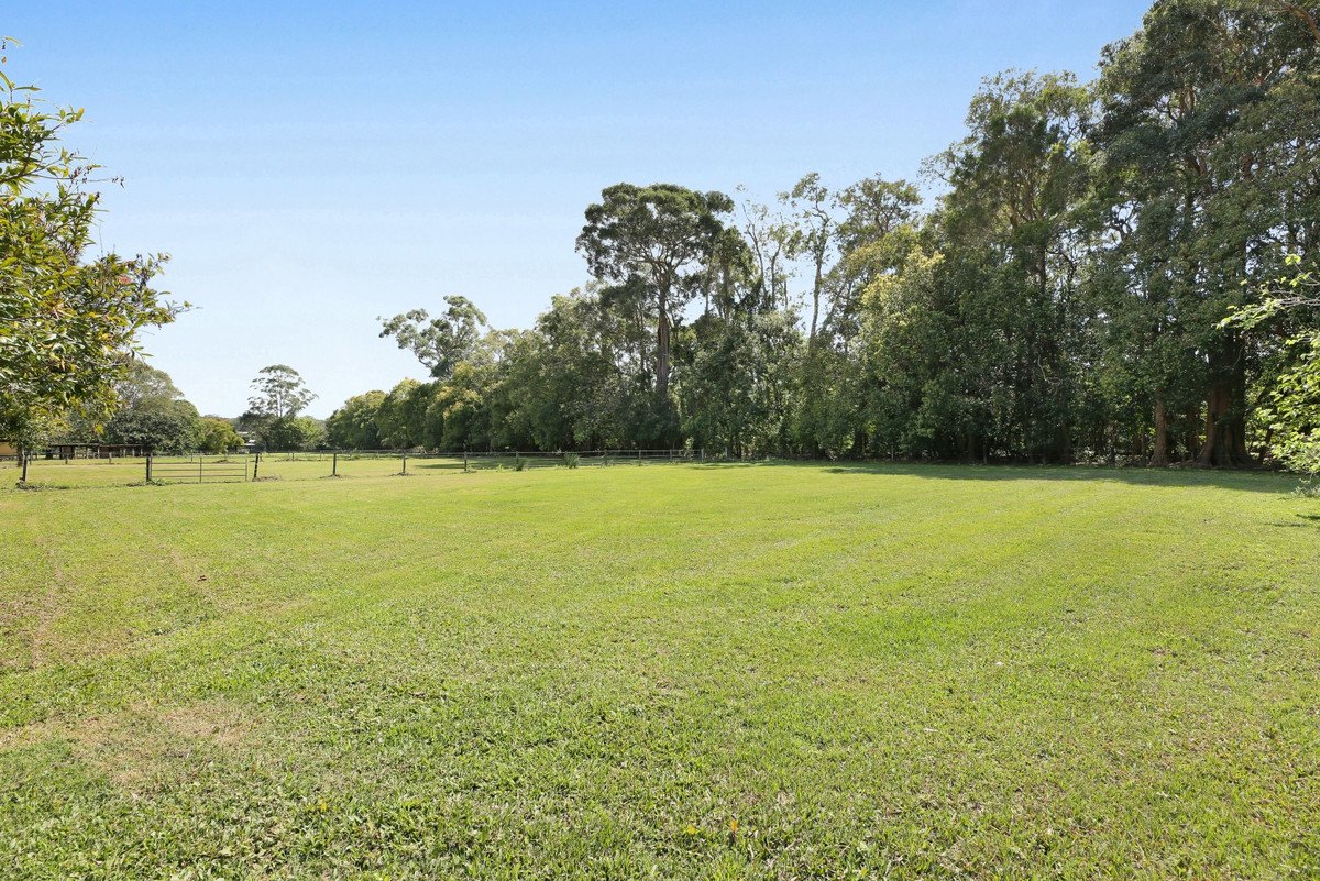 88 Valley Drive Tallebudgera 2