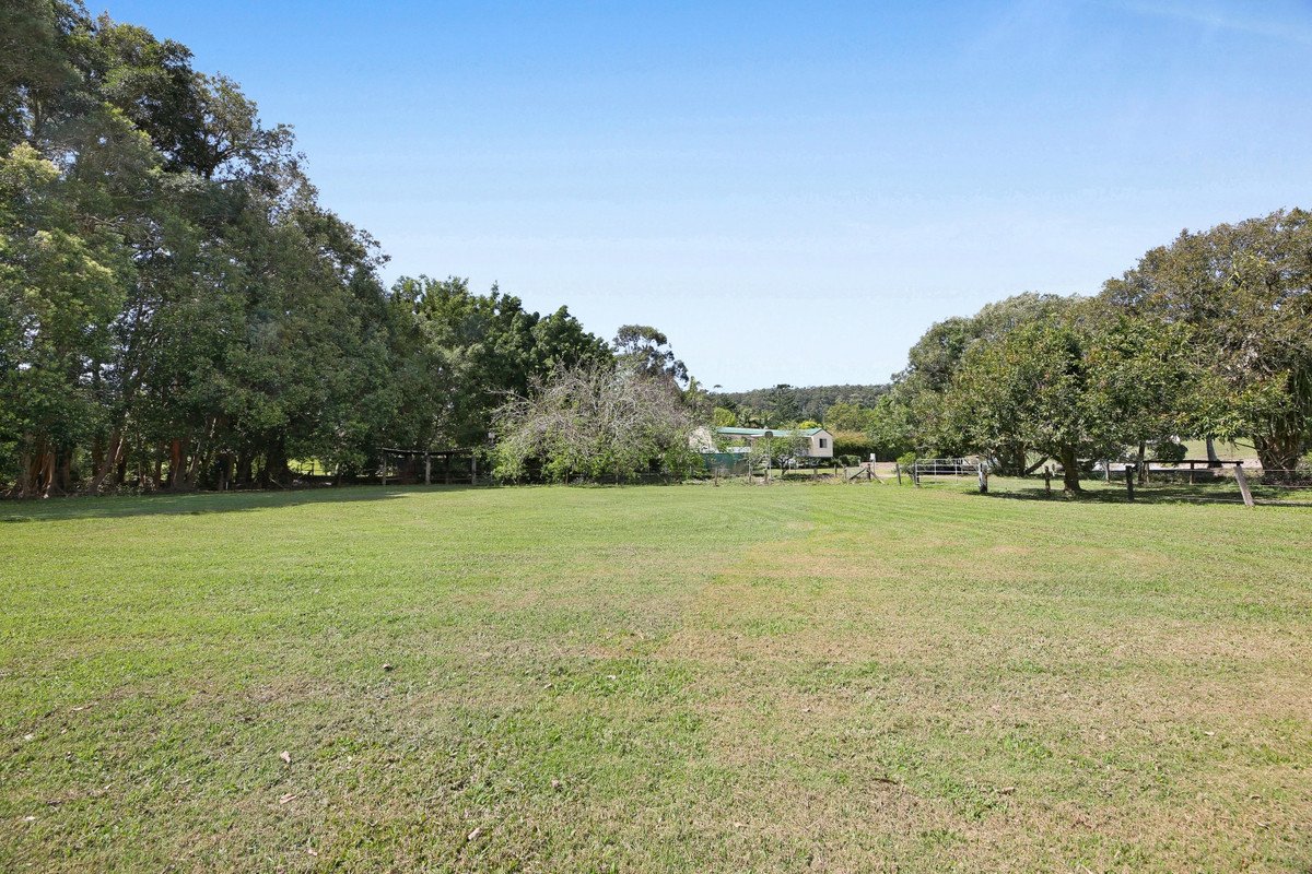 88 Valley Drive Tallebudgera 6