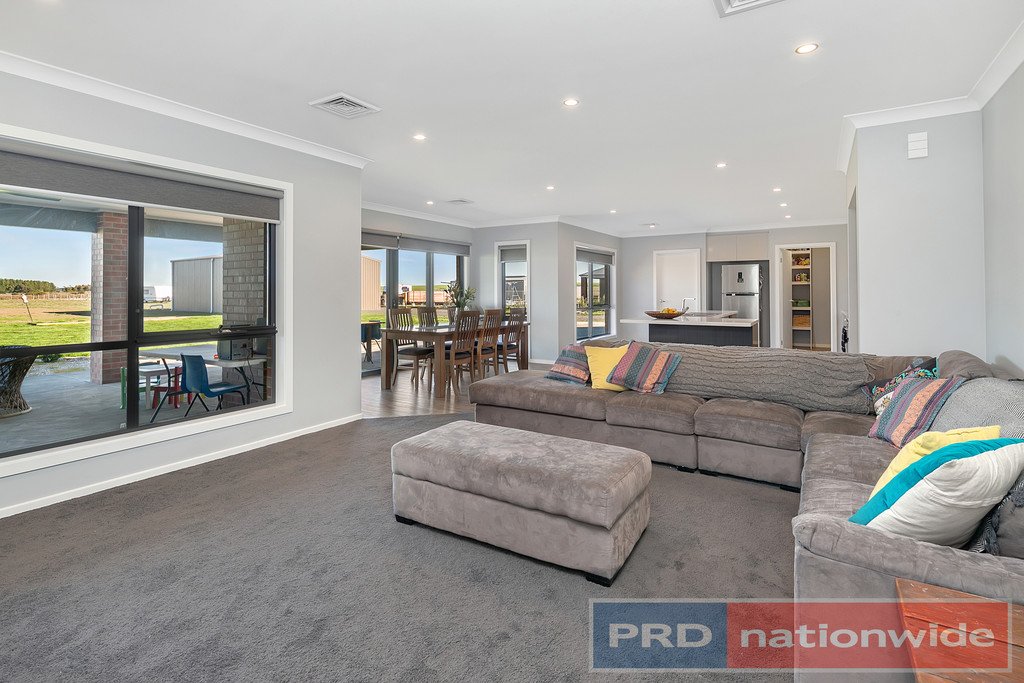 88 Windermere Way CARDIGAN 5