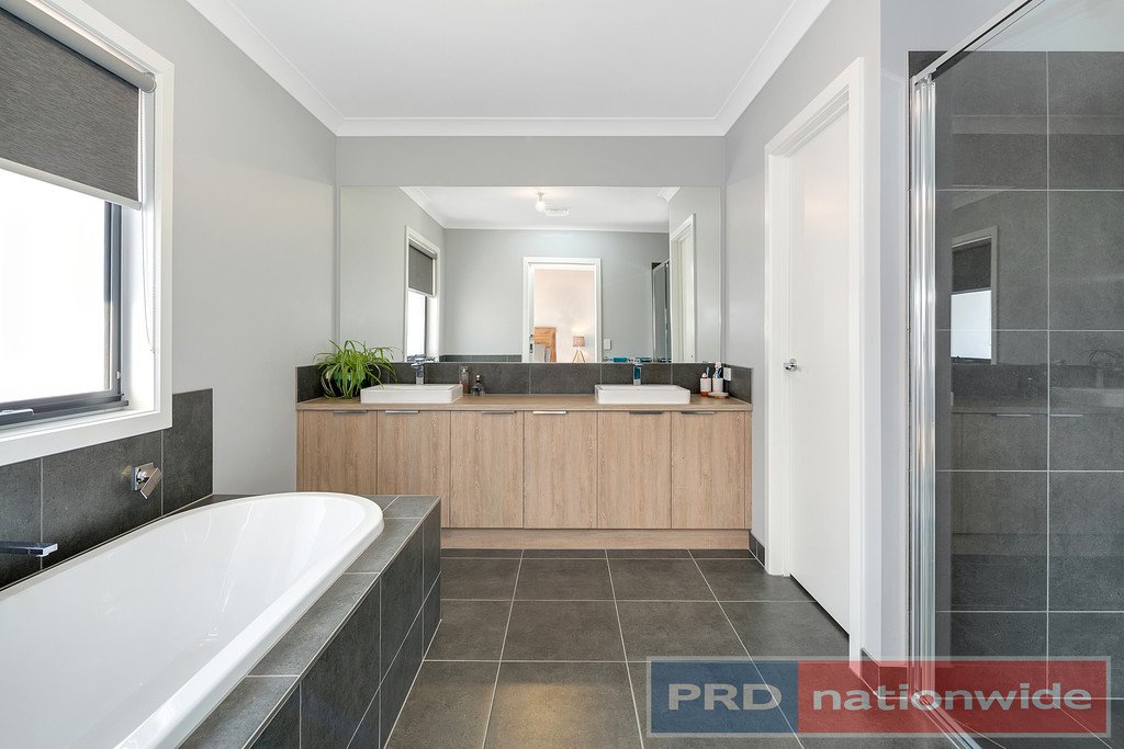 88 Windermere Way CARDIGAN 8