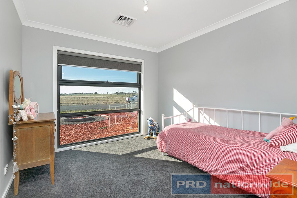 88 Windermere Way CARDIGAN 10