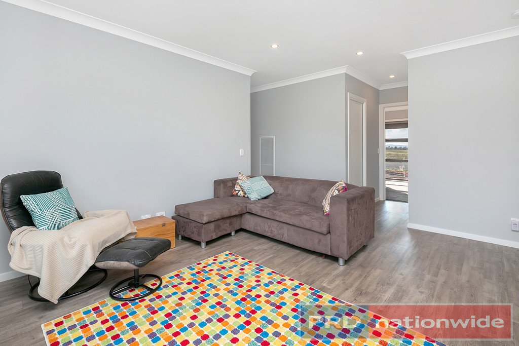 88 Windermere Way CARDIGAN 12