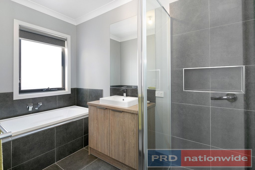 88 Windermere Way CARDIGAN 13