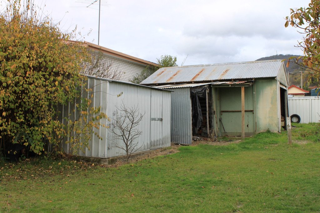88 Winton Street TUMBARUMBA 2