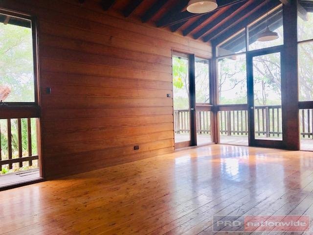 880a Henry Lawson Drive PICNIC POINT 2