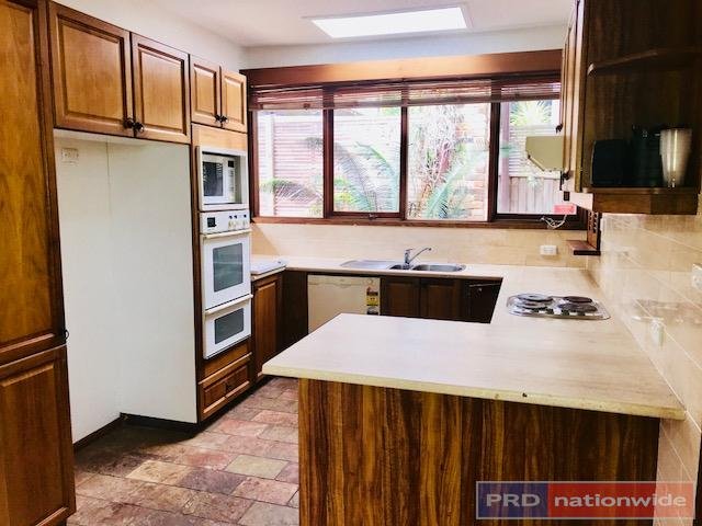 880a Henry Lawson Drive PICNIC POINT 3