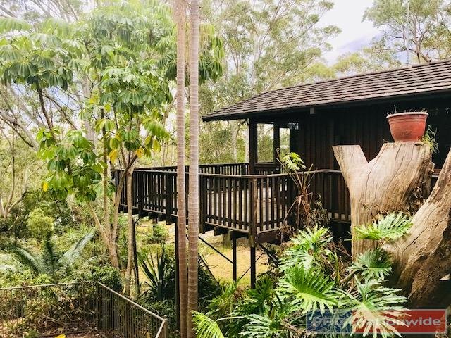 880a Henry Lawson Drive PICNIC POINT 1