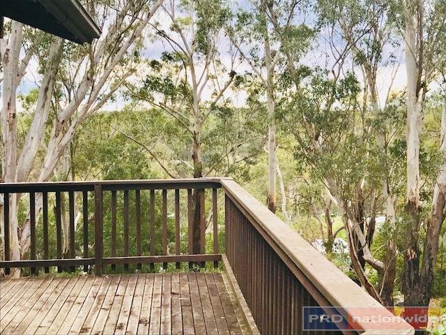 880a Henry Lawson Drive PICNIC POINT 7