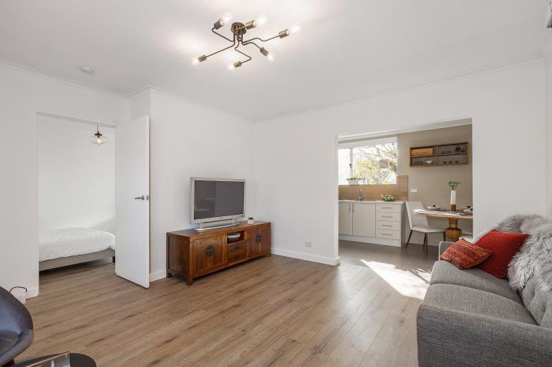 Gallery: 8/81 Bellairs Ave
