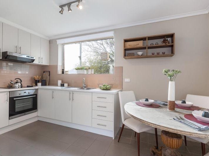 Gallery: 8/81 Bellairs Avenue