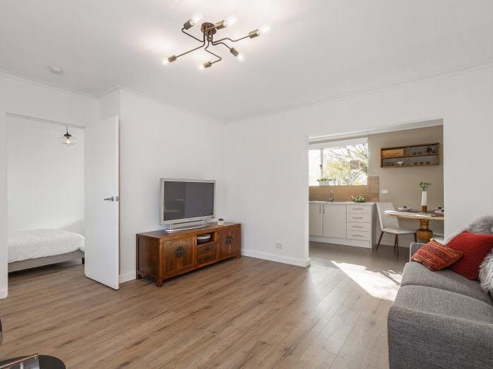 Gallery: 8/81 Bellairs Avenue