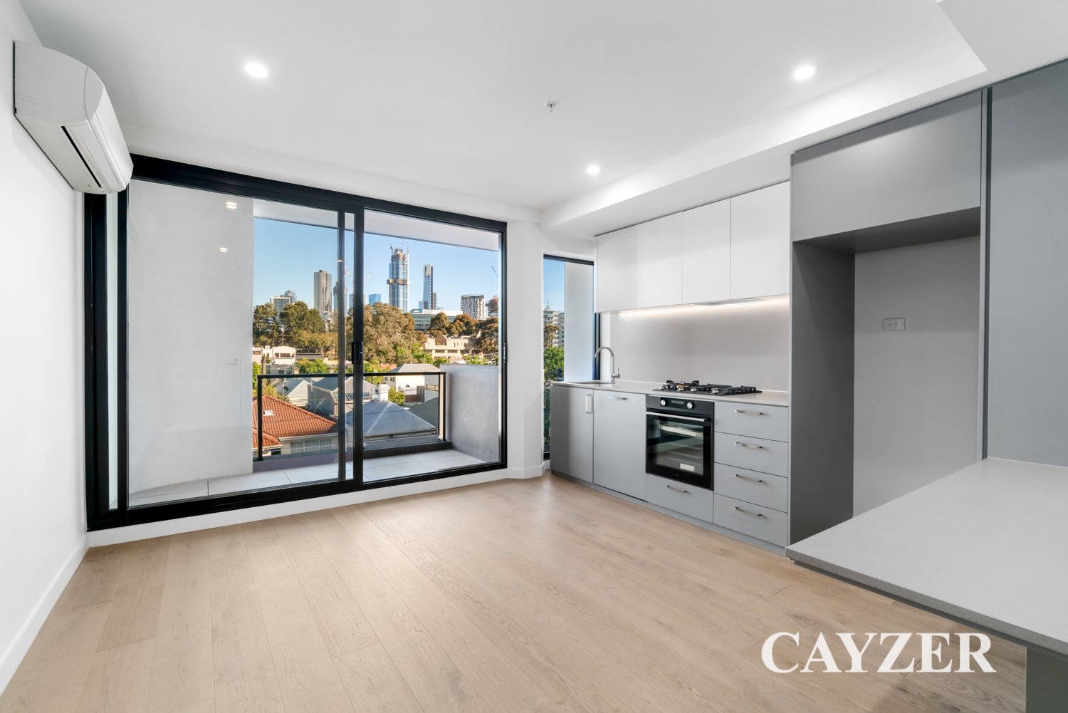 Gallery: 8/81 Palmerston Crescent