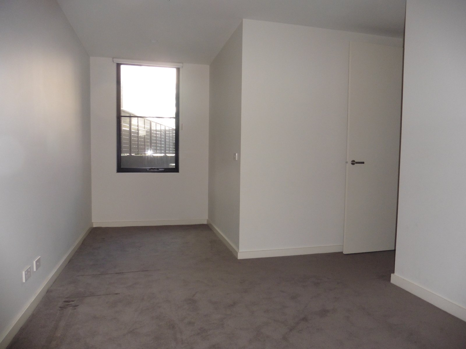 Gallery: 8/81 Warrigal Road