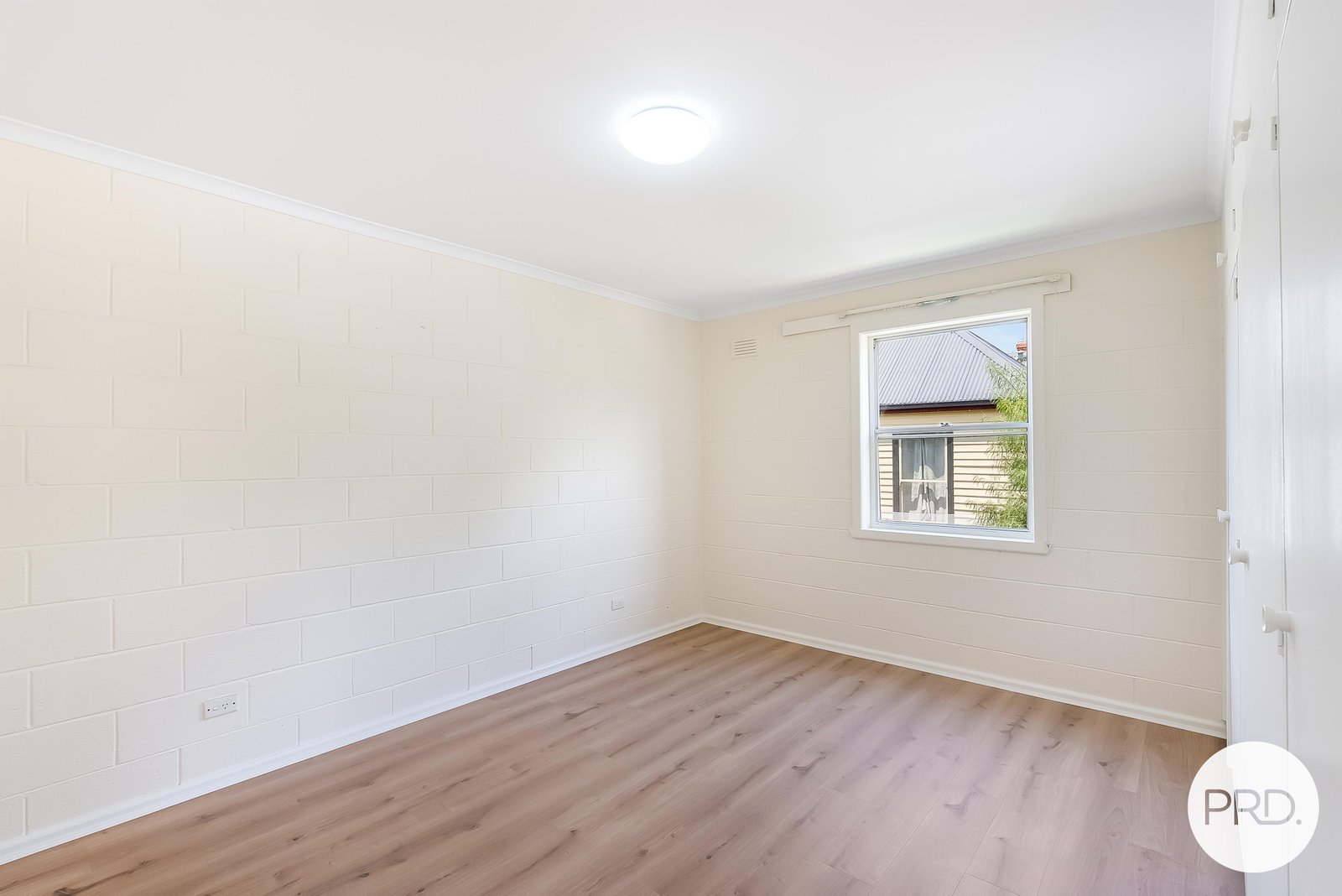 8/82 Clare Street NEW TOWN 2
