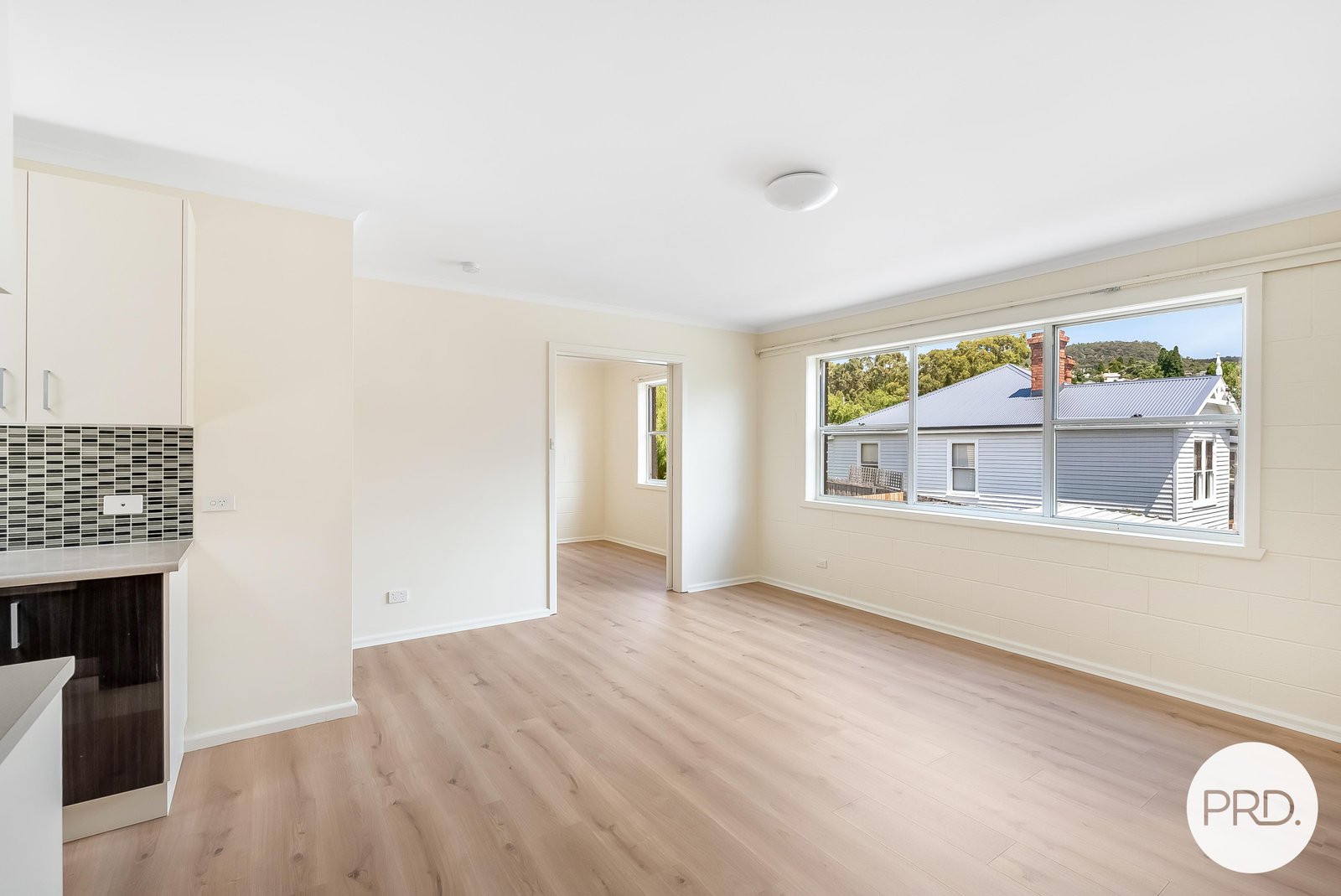 8/82 Clare Street NEW TOWN 6