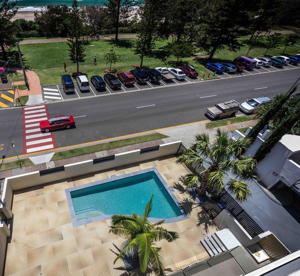 8/82 The Esplanade BURLEIGH HEADS 3