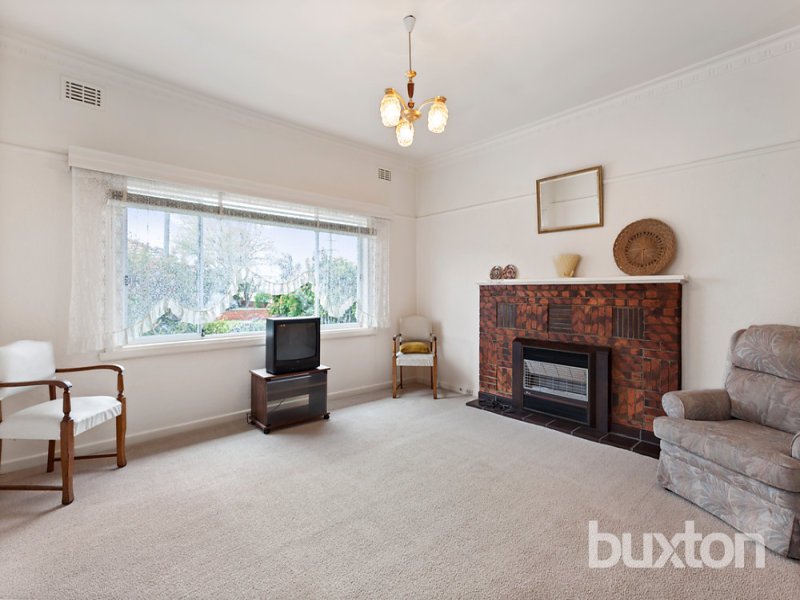 Gallery: 889 Centre Road