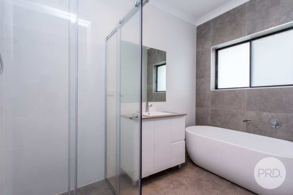 889 Luddenham Road LUDDENHAM 12