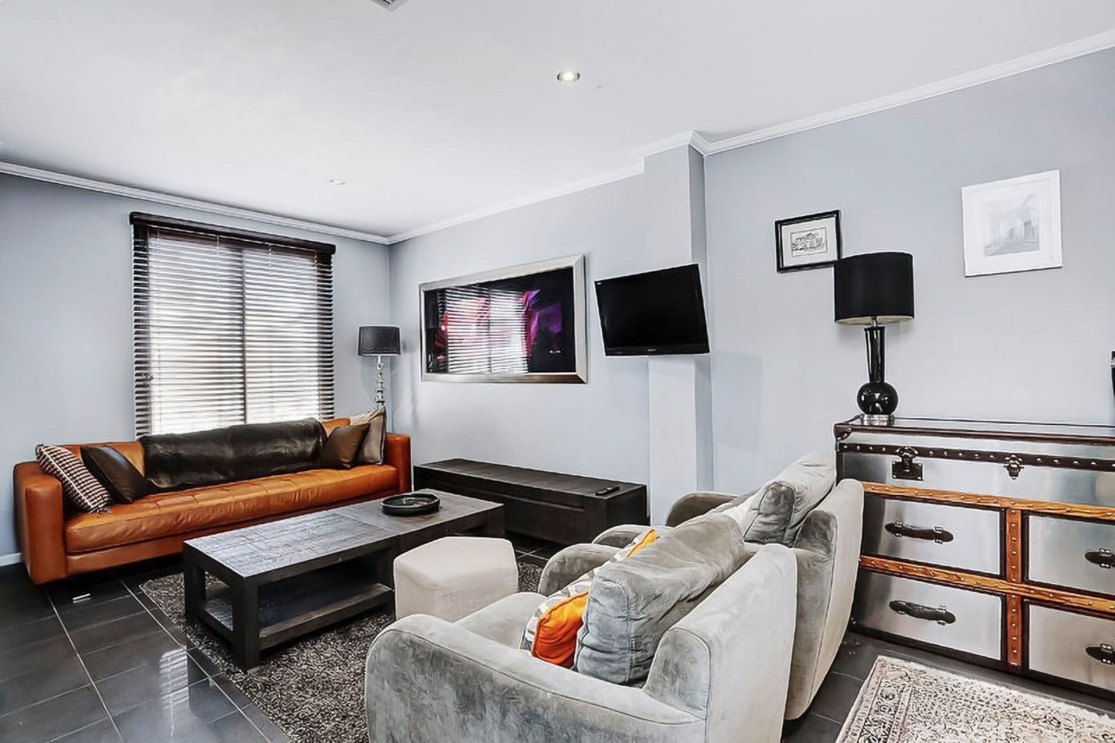 Gallery: 88B Surrey Road North