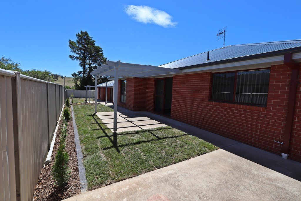 89 -93 Winton Street - Unit 2  TUMBARUMBA 2