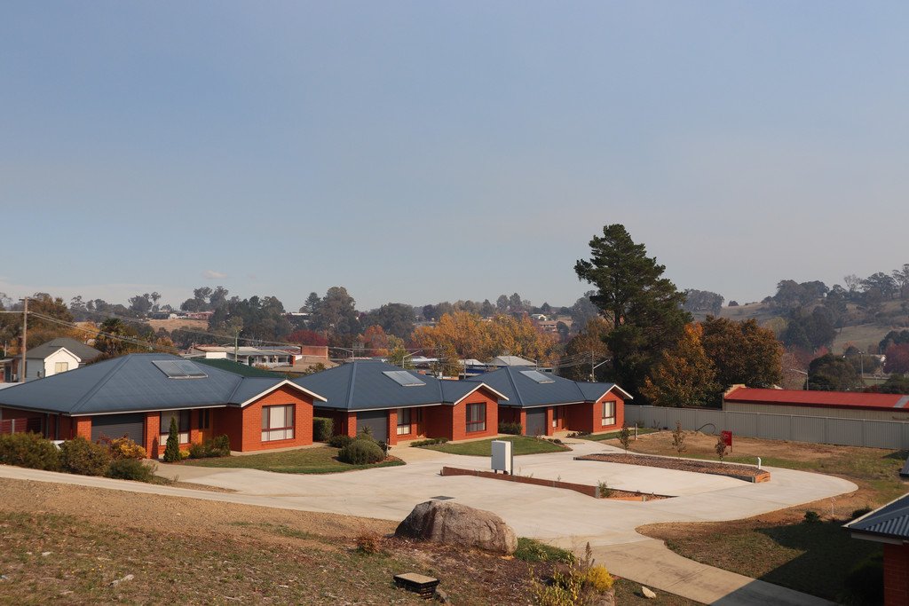 89 -93 Winton Street - Unit 2  TUMBARUMBA 9