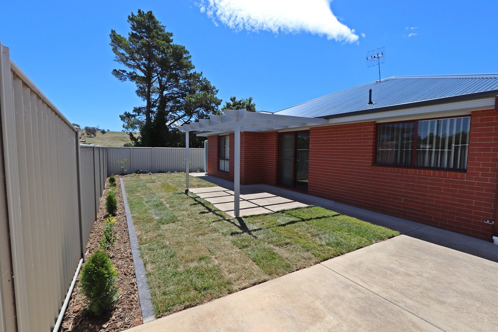 89-93 Winton Street - Unit 3  TUMBARUMBA 10