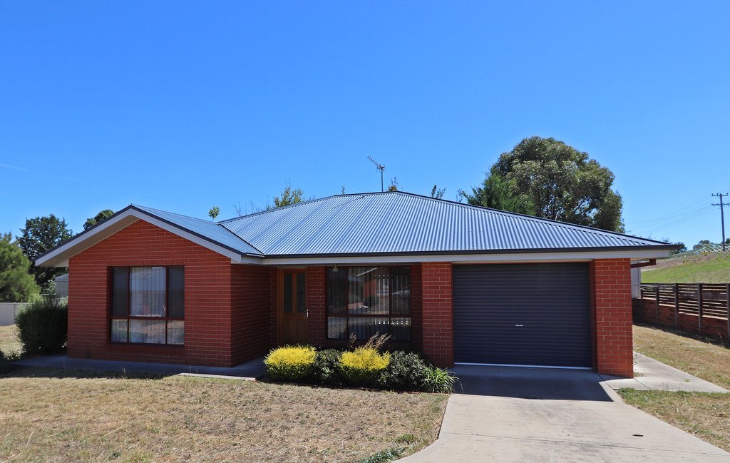89-93 Winton Street - Unit 7  TUMBARUMBA 1