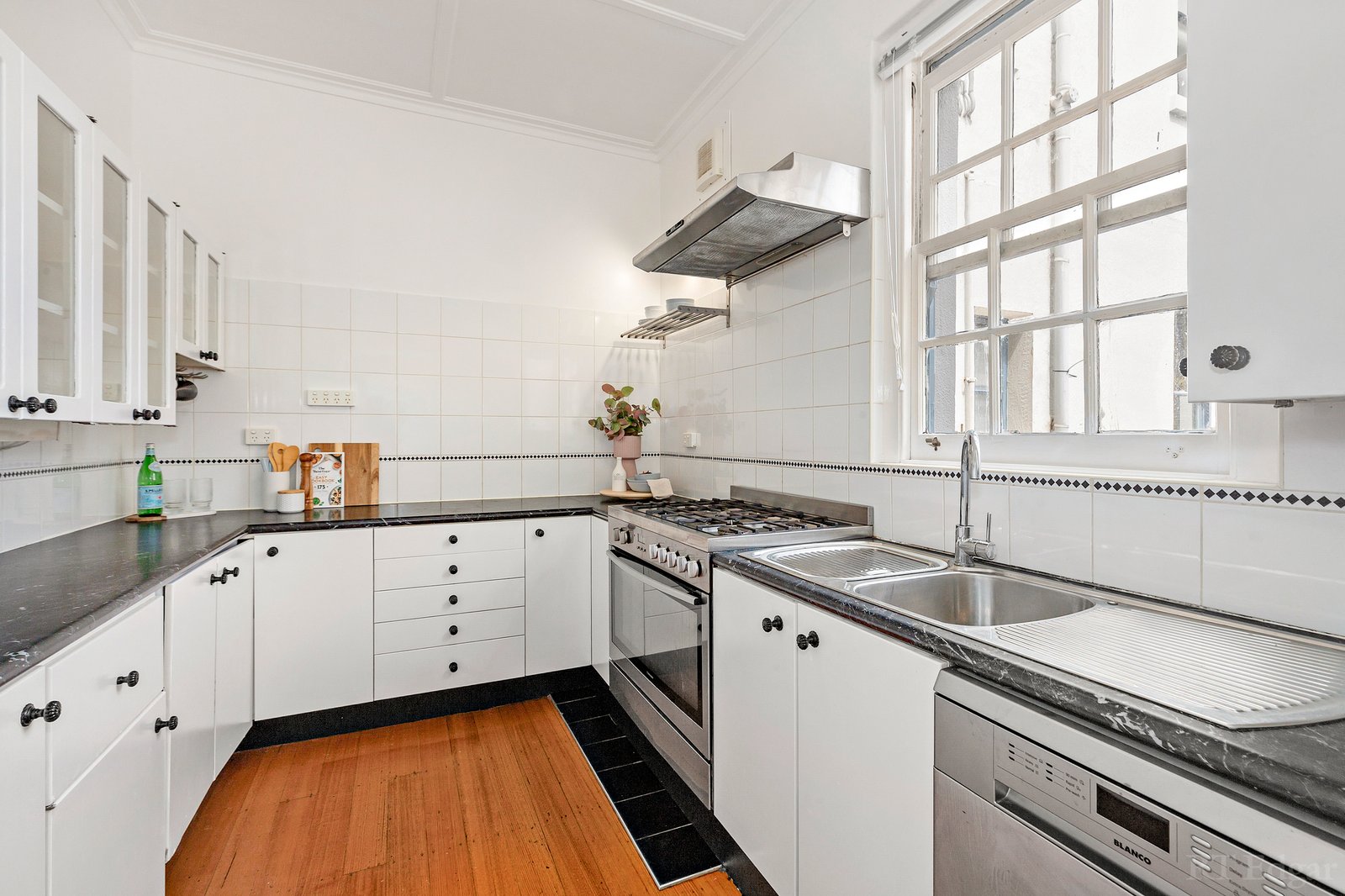 Real Estate and Property in 89 Alma Road, St Kilda East, VIC