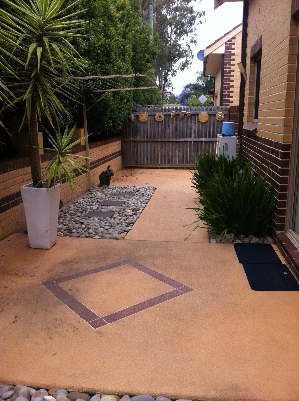 8/9 Barlow Street CAMBRIDGE PARK 2