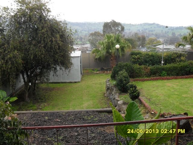 89 Carey Street TUMUT 11