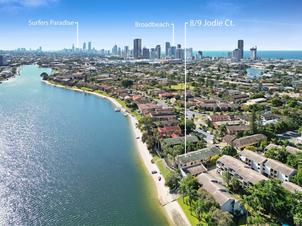 8/9 Jodie Court Mermaid Waters 1