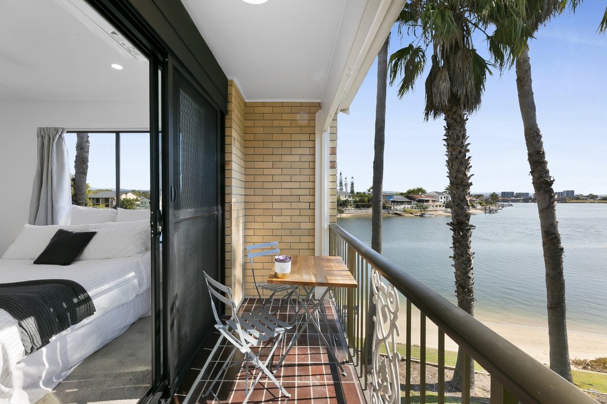 8/9 Jodie Court Mermaid Waters 6