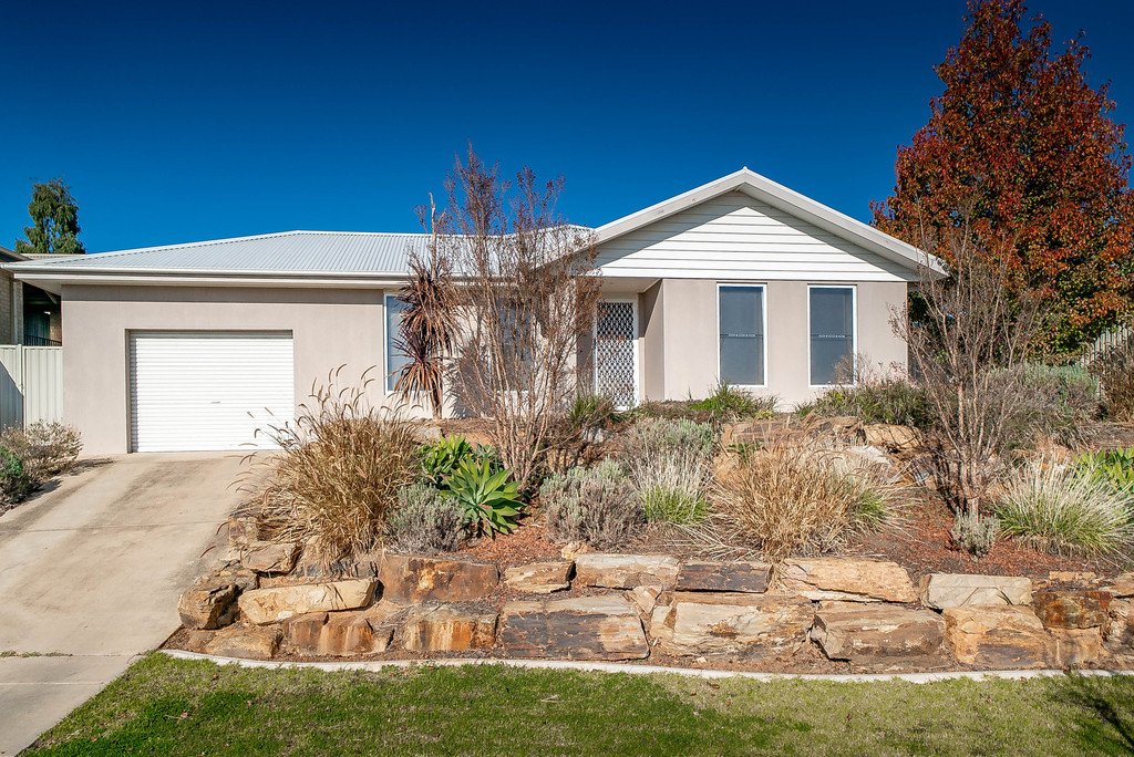 89 Kaloona Drive BOURKELANDS 1