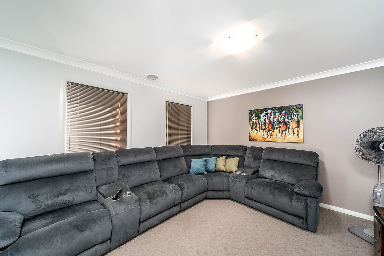 89 Kaloona Drive BOURKELANDS 8