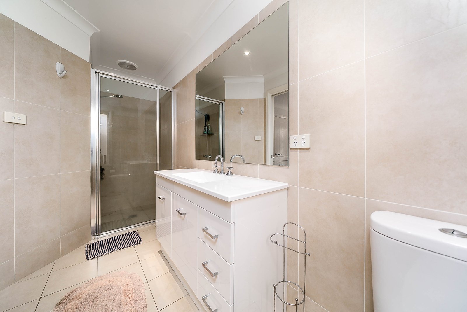 89 Kaloona Drive BOURKELANDS 10