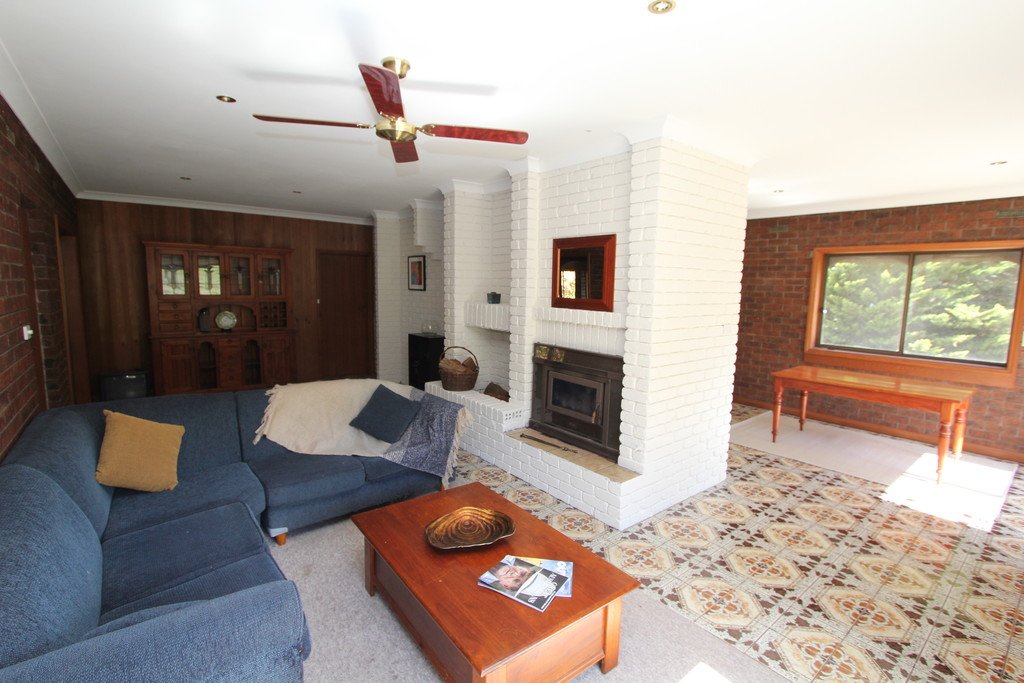 89 Lohs Lane MYRNIONG 11