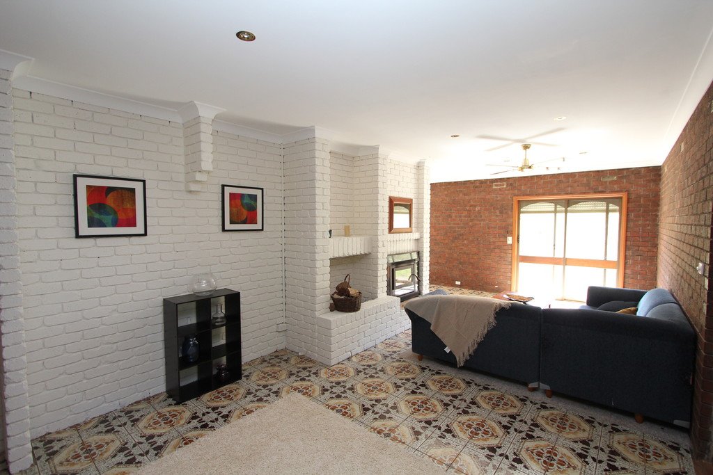 89 Lohs Lane MYRNIONG 12