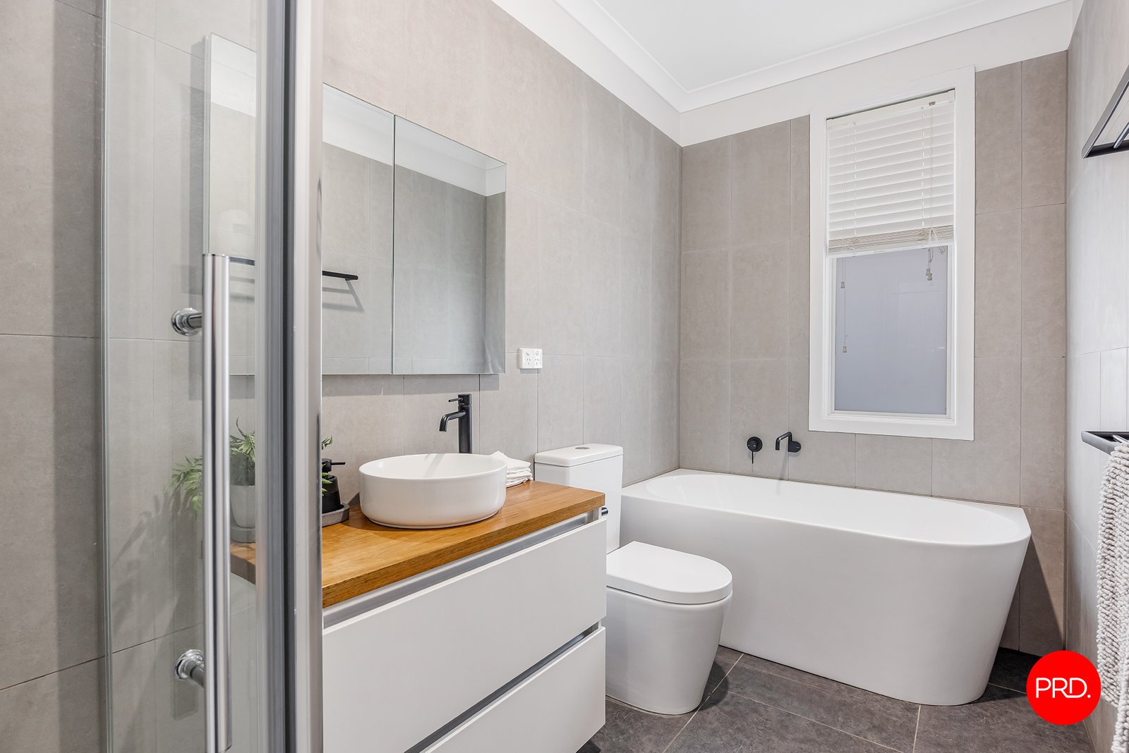 89 Mackenzie Street West  GOLDEN SQUARE 10