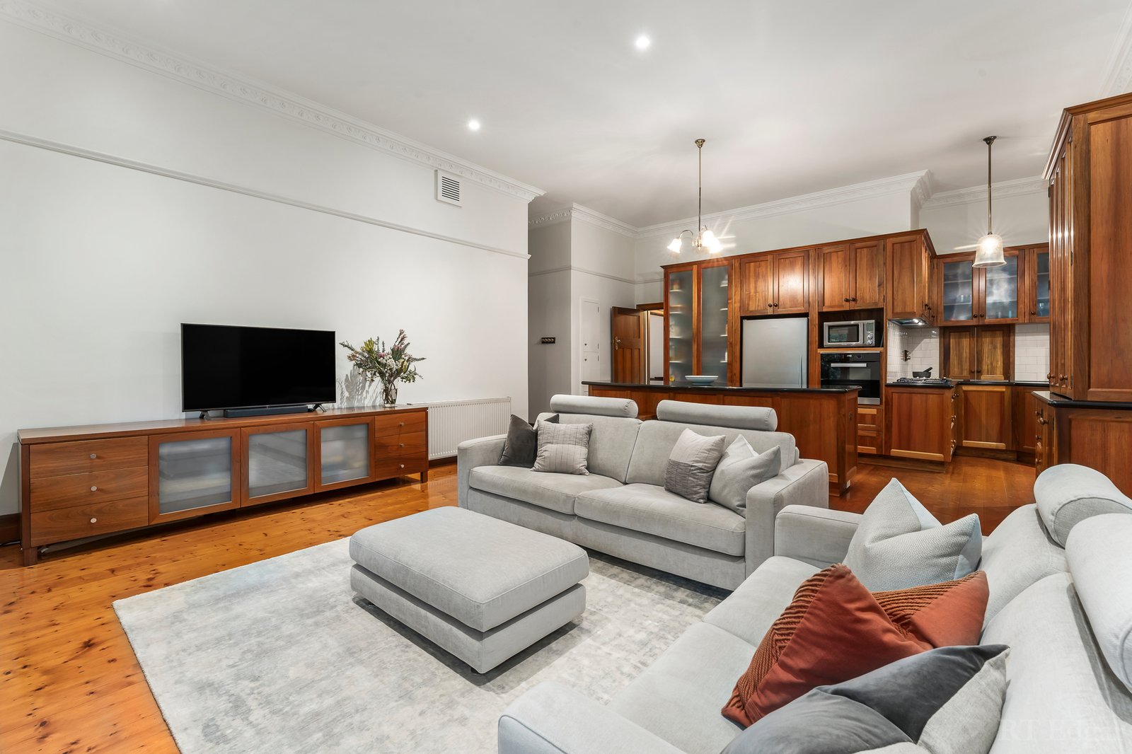 Real Estate and Property in 89 Martin Street, Brighton, VIC