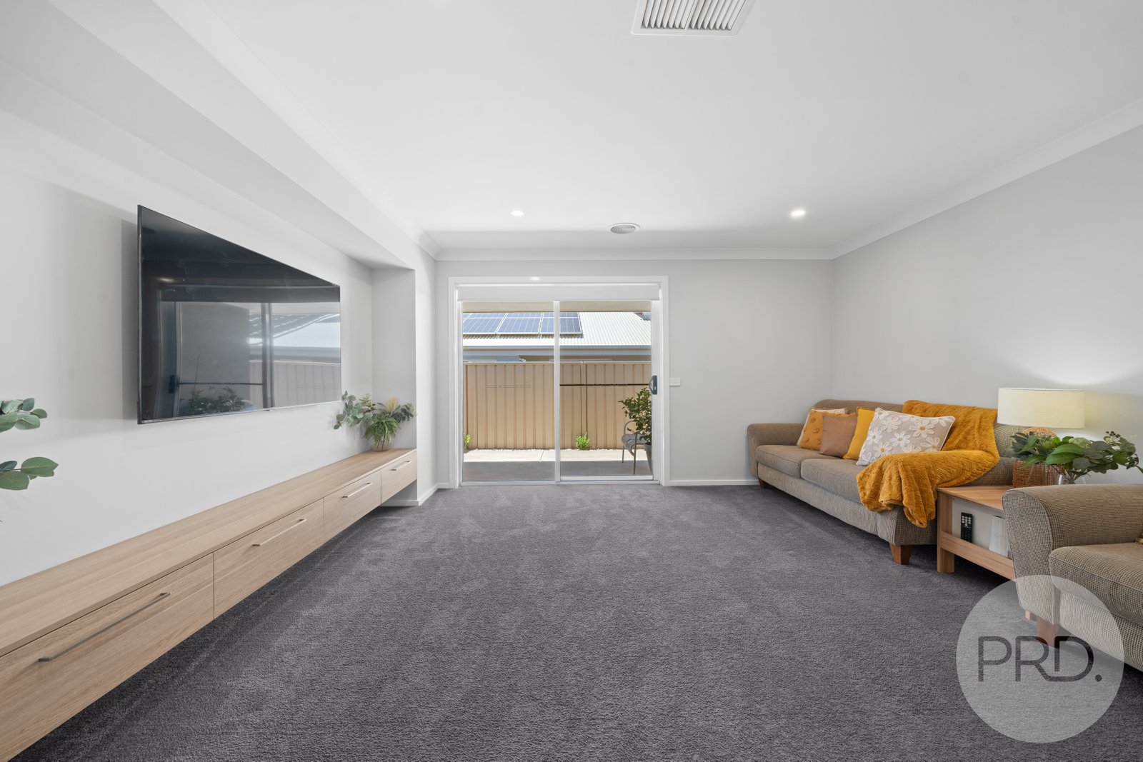 89 Messenger Avenue BOOROOMA 5