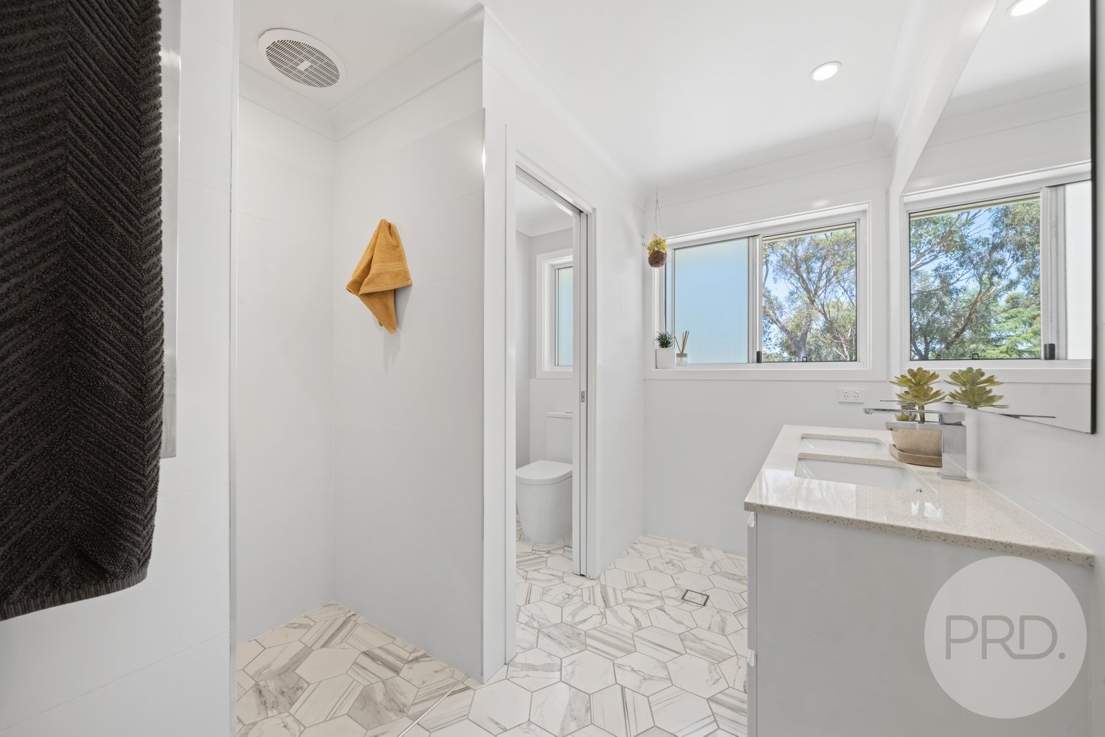 89 Messenger Avenue BOOROOMA 23