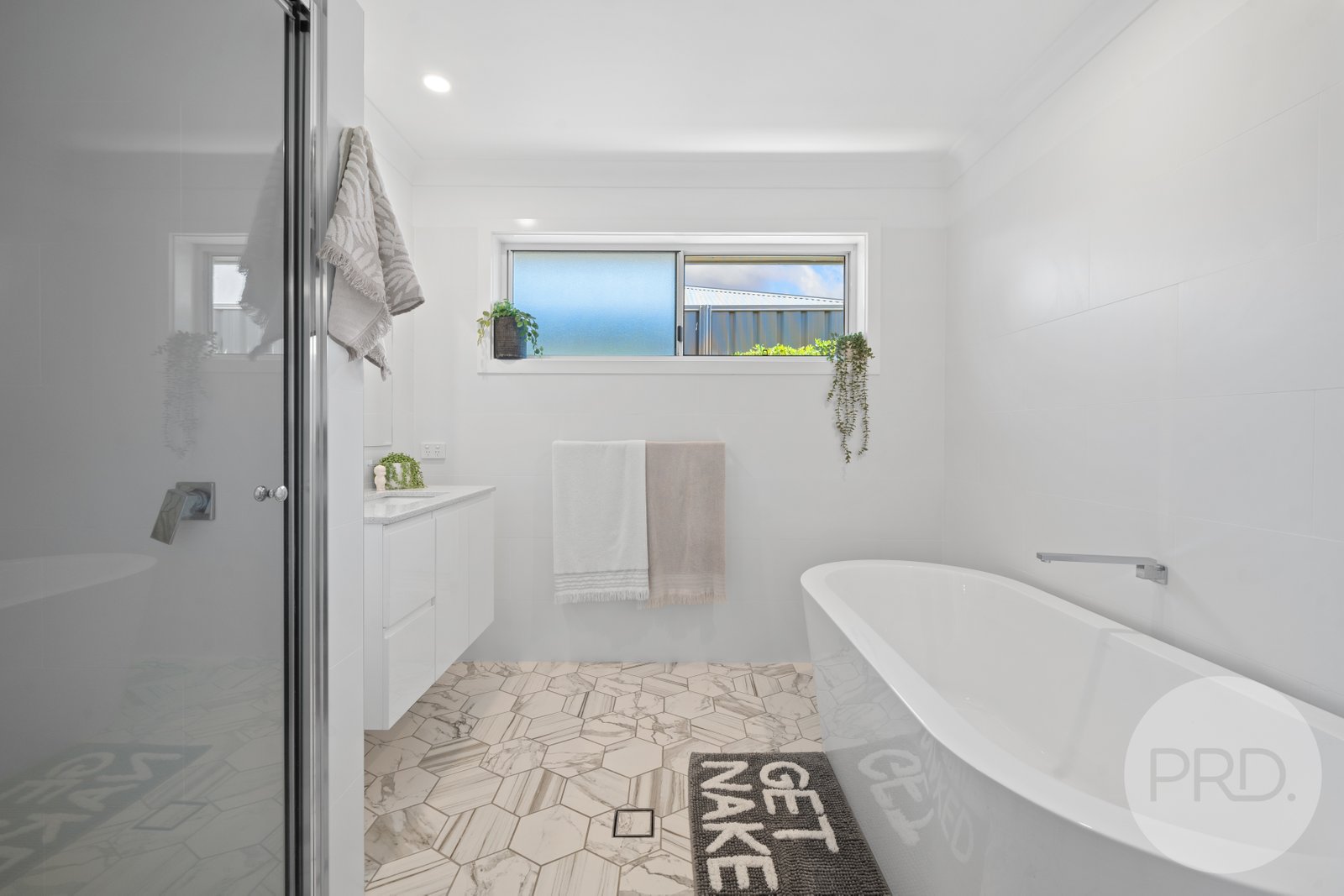 89 Messenger Avenue BOOROOMA 27