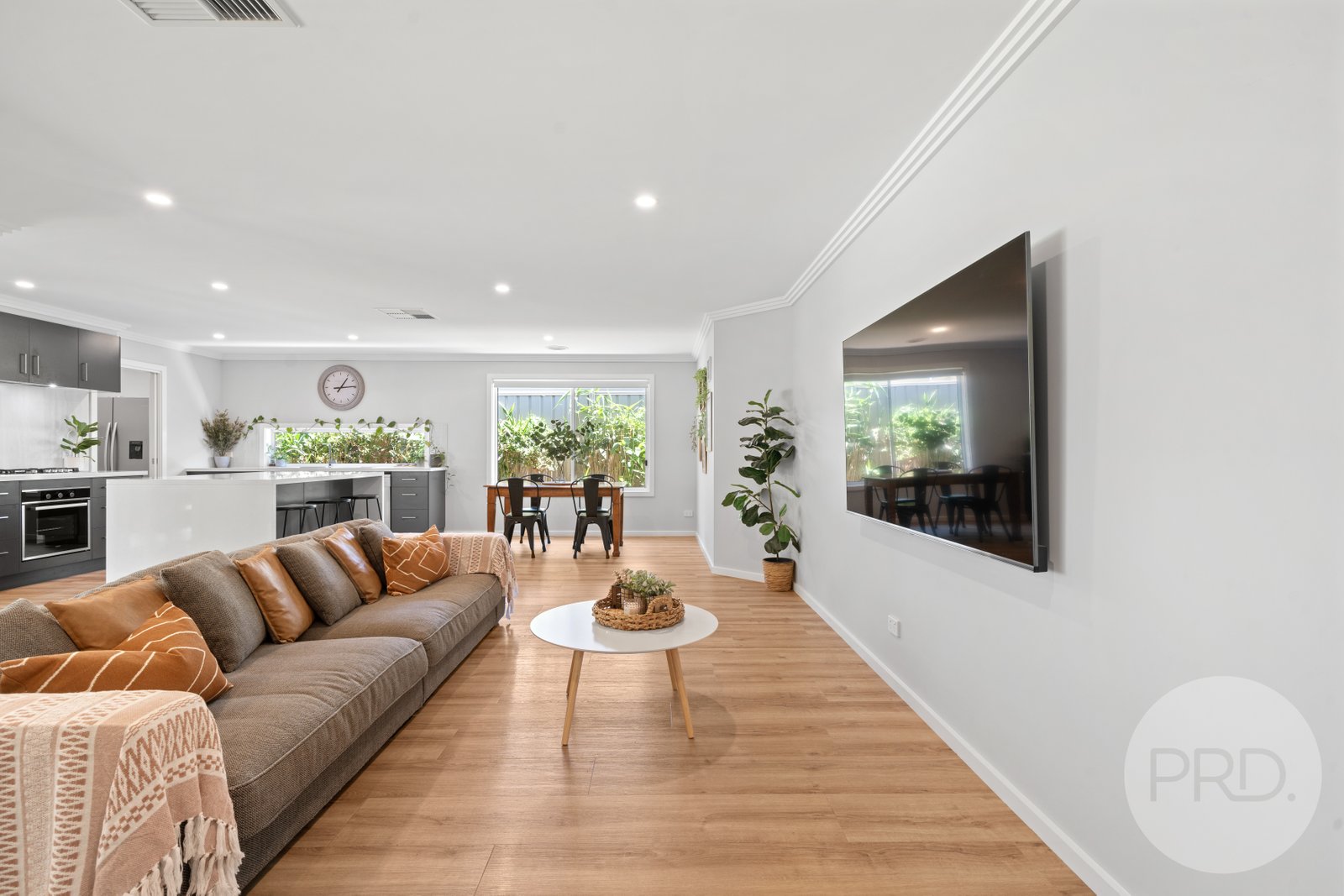 89 Messenger Avenue BOOROOMA 29