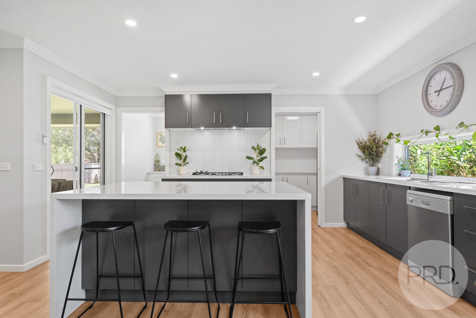 89 Messenger Avenue BOOROOMA 43