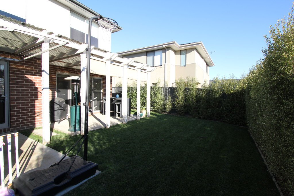 89 O'Shannassy Parade Lucas 16