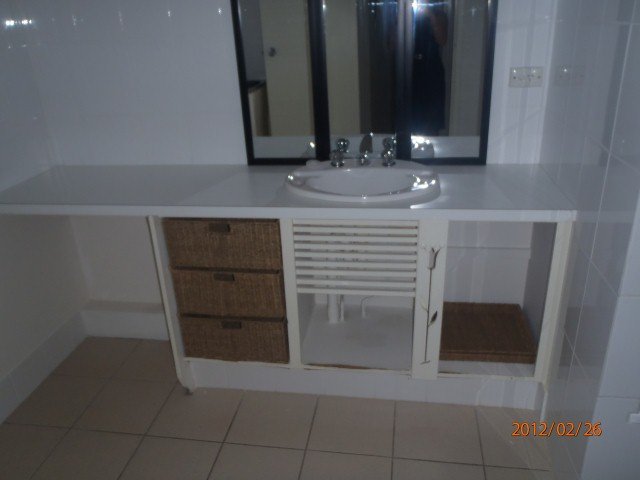 8/9 Proud Street LABRADOR 8