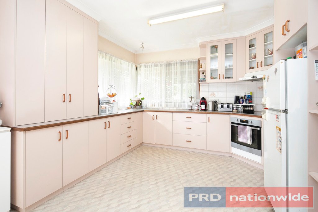 89 Racecourse Road HADDON 4