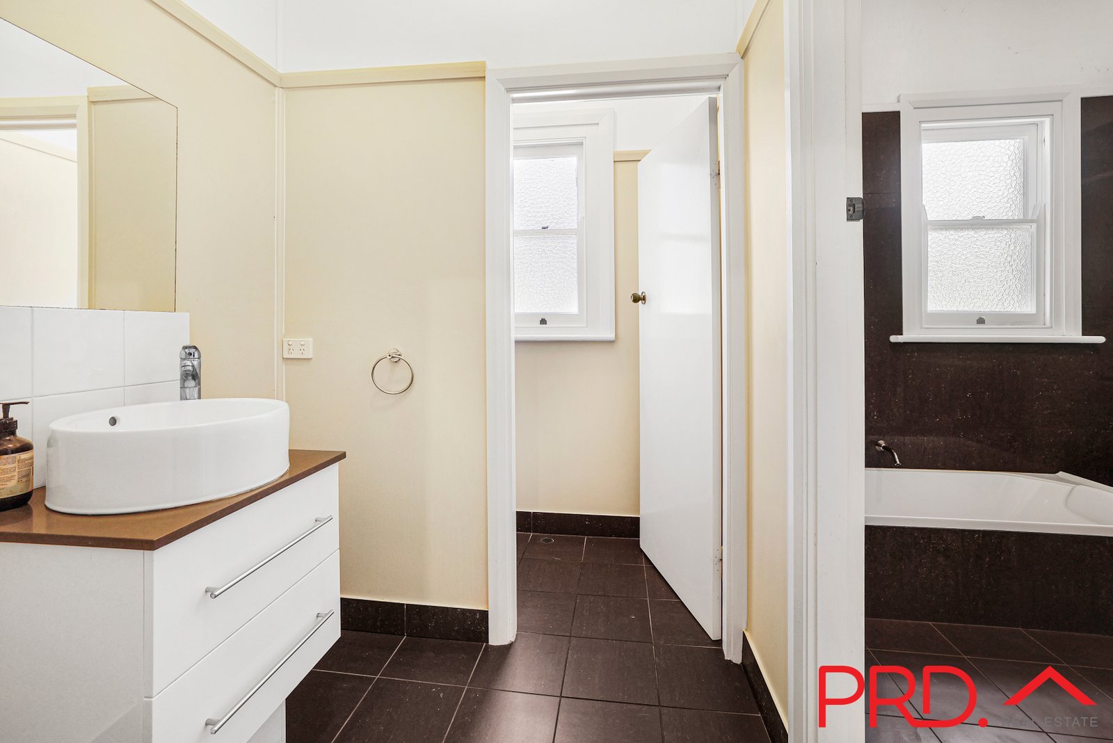 89 Rawson Avenue TAMWORTH 5