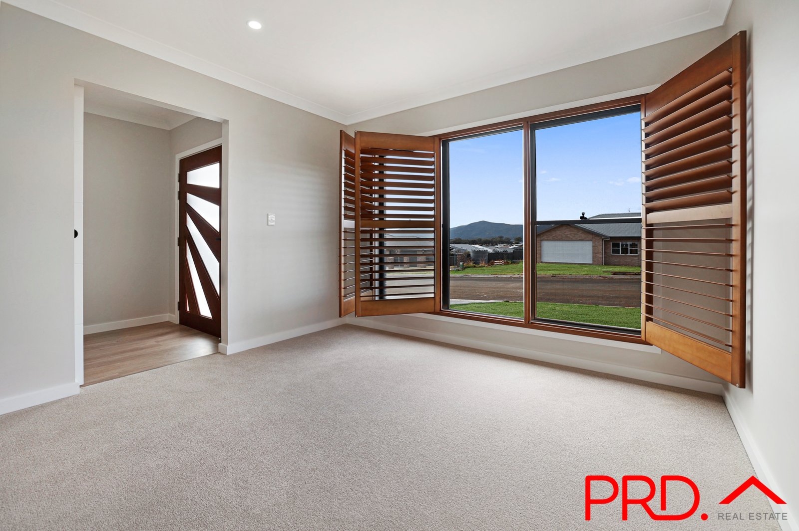 89 Verdelho Drive TAMWORTH 5