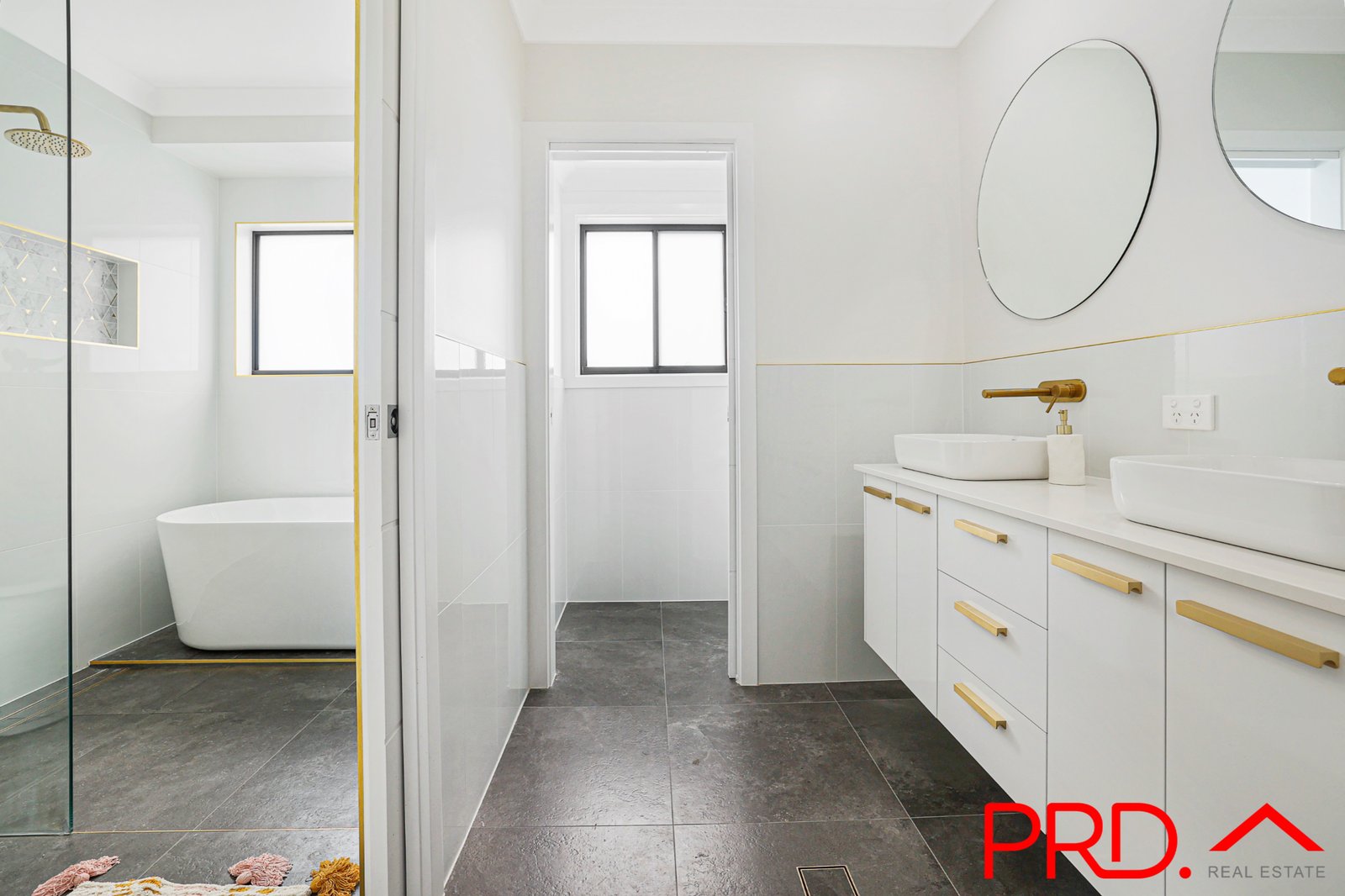 89 Verdelho Drive TAMWORTH 21